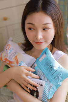 双乳丰满的女学生电影